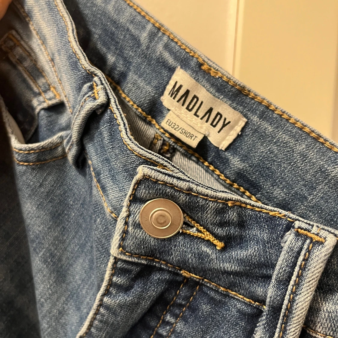 Blå bootcut jeans från Madlady - 4