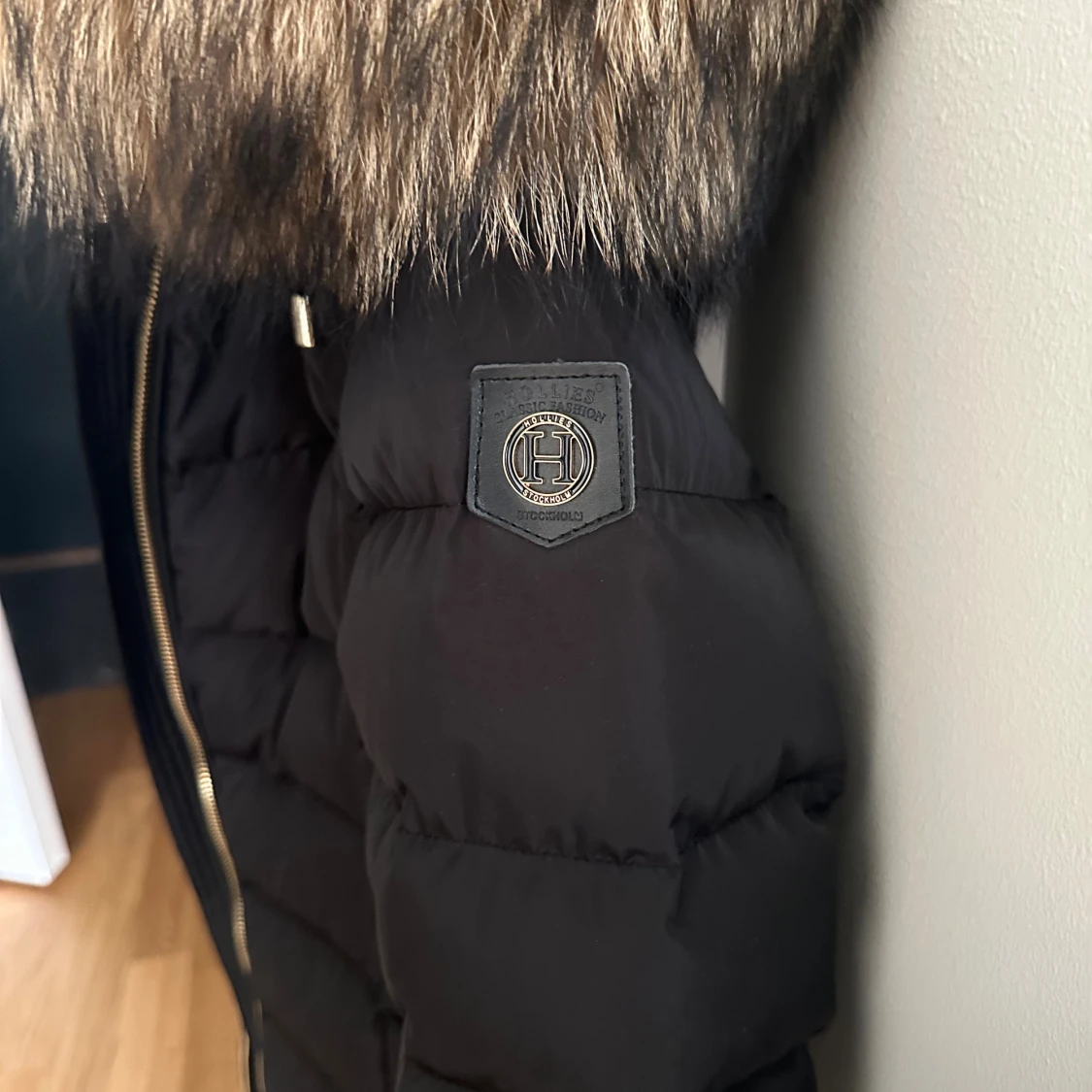 Svart pufferjacka Hollies med äktapäls - 3