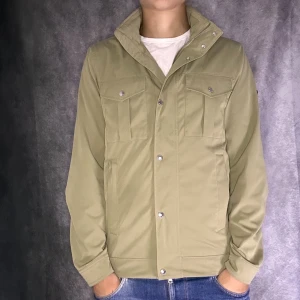 J.lindberg fieldjacket - Mycket fint skick | Size S | fraktar spårbart inom 24 timmar |  för att köpa klicka ” köp nu” | vid frågor skriv ett meddelande |