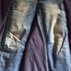 Calvin Klein jeans - Säljer ett par jeans från Calvin Klein i storlek 30x30.  Smal passform på jeansen med ett  stretchigt material. 