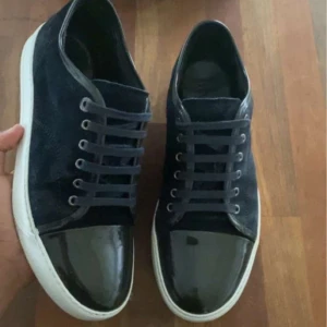 Lanvins - Snygga lanvin cap toes. Pris 2699. Kan diskutera priset. Storlek 42/43/ uk 8. Inget följs med. Äkta. 