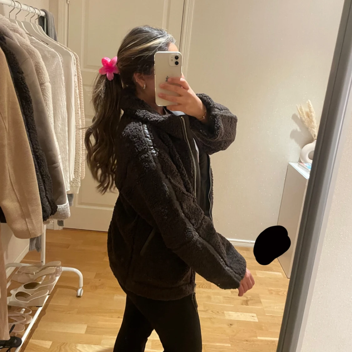 Svart teddyjacka med dragkedja - 2