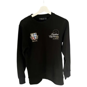 Ralph Lauren crewneck - Ritkgit fet Ralph Lauren crewneck i bra skick. Passar storlek S/M, modellen är 182.