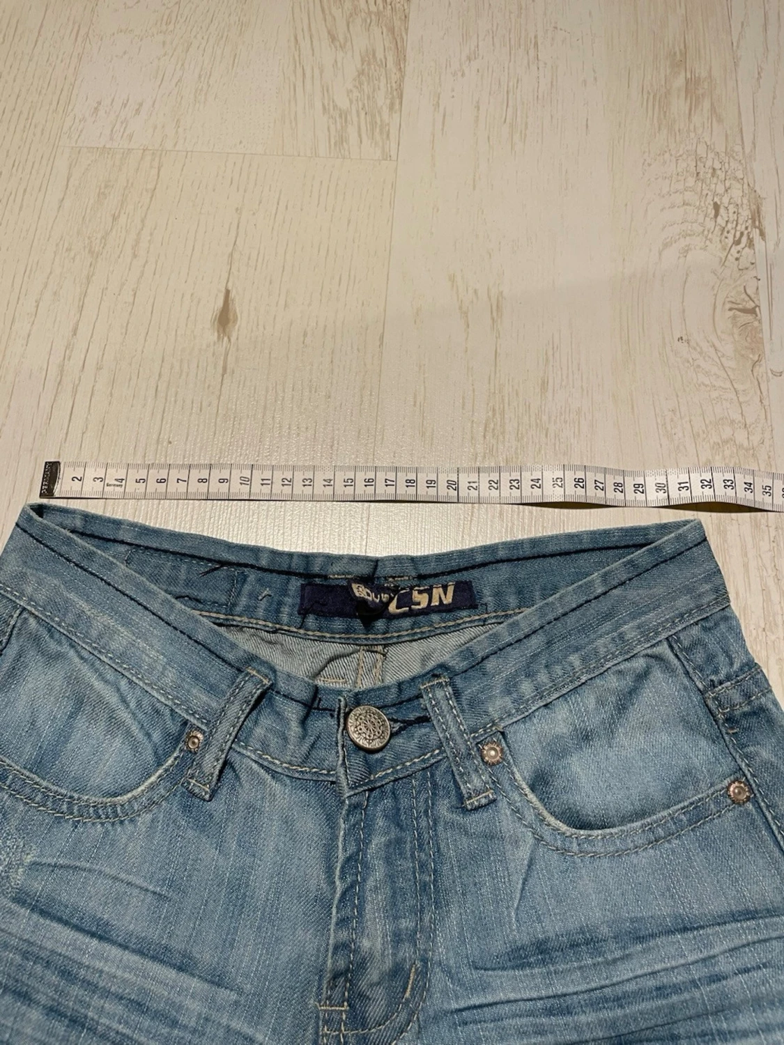 Lågmidjade raka jeans från DCSN - 1