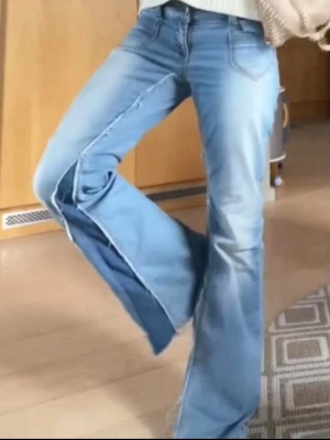 Lågmidjade bootcut jeans - Passar någon som är 164 ish, supersnygga W31 (25 ish I eu storlek) och W32