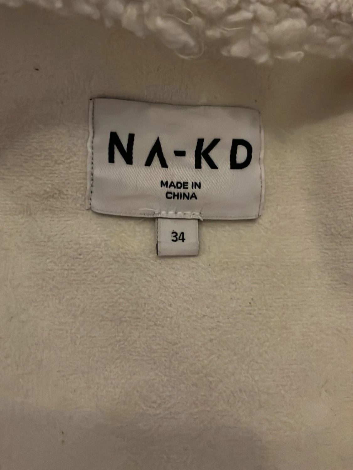 Krämvit teddyjacka från NA-KD - 2