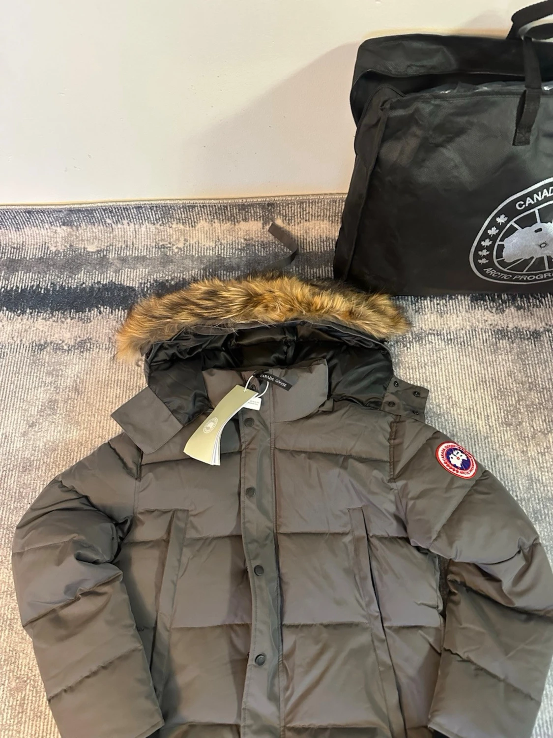 Grå Canada gosse jacka storlek S - 1