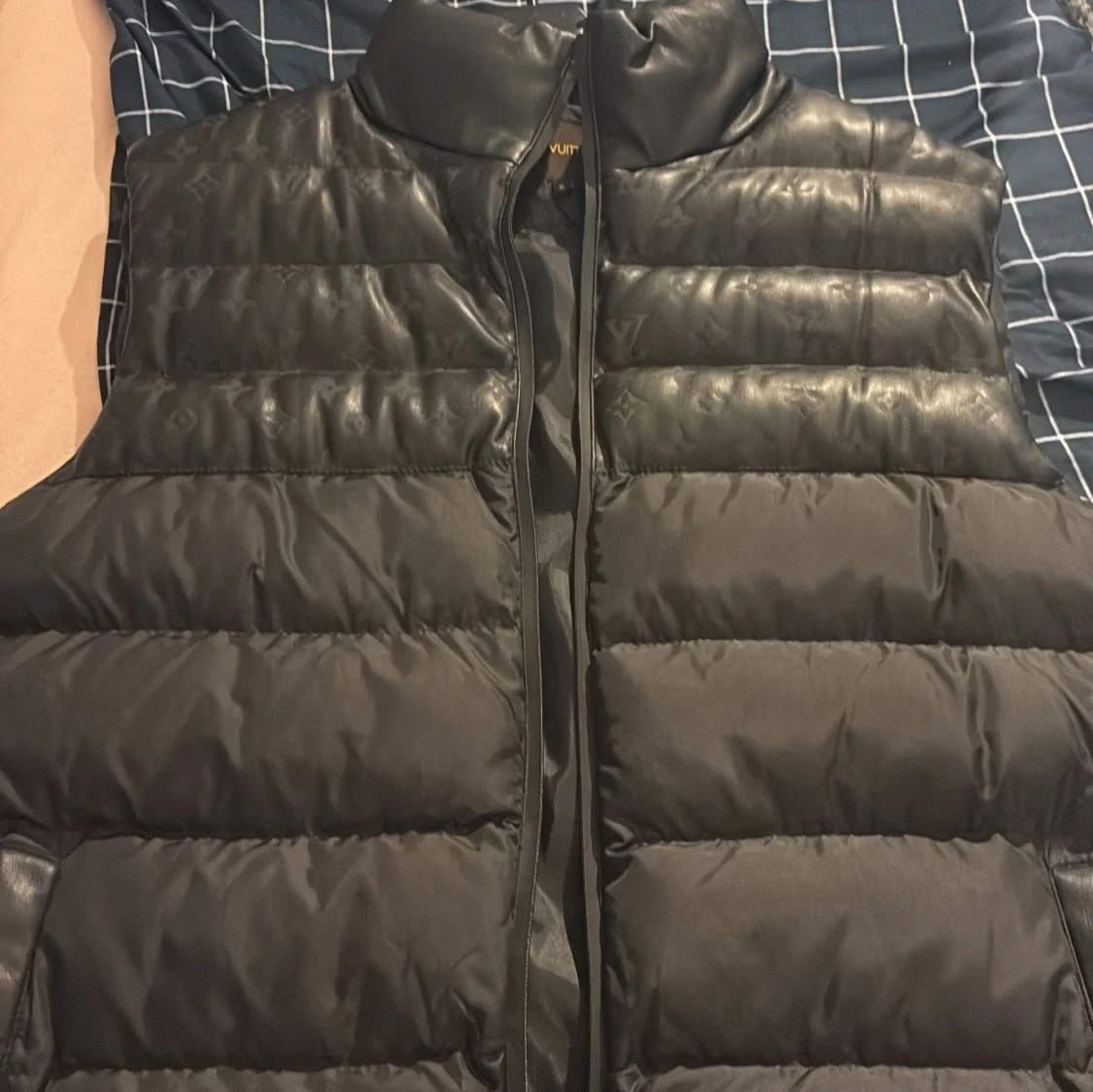Svart dunväst från Louis Vuitton XL