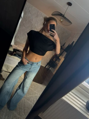 Svart snygg topp  - Storlek S