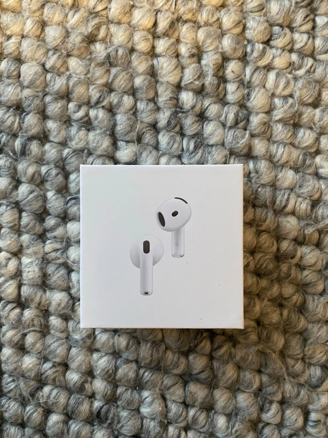 Apple AirPods 4 - 1