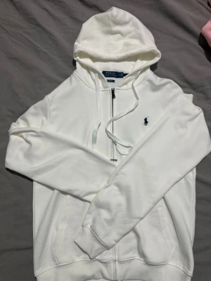 Ralph Lauren hoode (vit) - Helt ny och endast testad! 🤙🏽😊