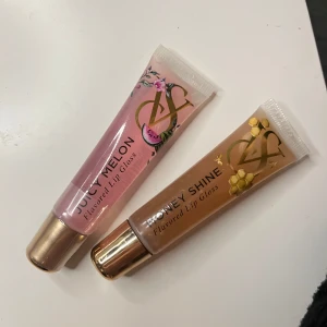 Victoria secret lip gloss - Helt oanvända!! ena är nyöppnad bara. 79kr/ st. 