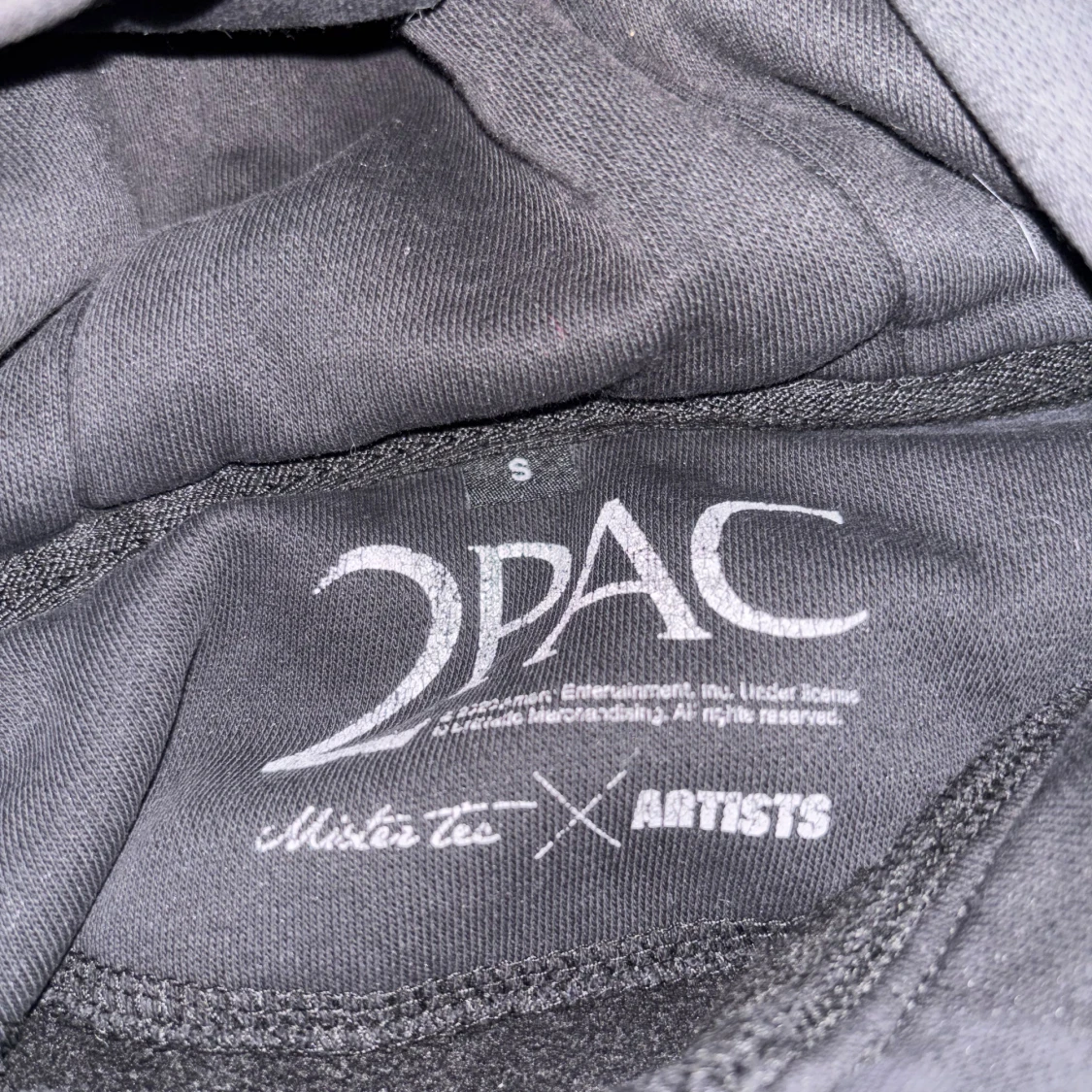 Svart Tupac hoodie Mixtie x Artists storlek S - 1