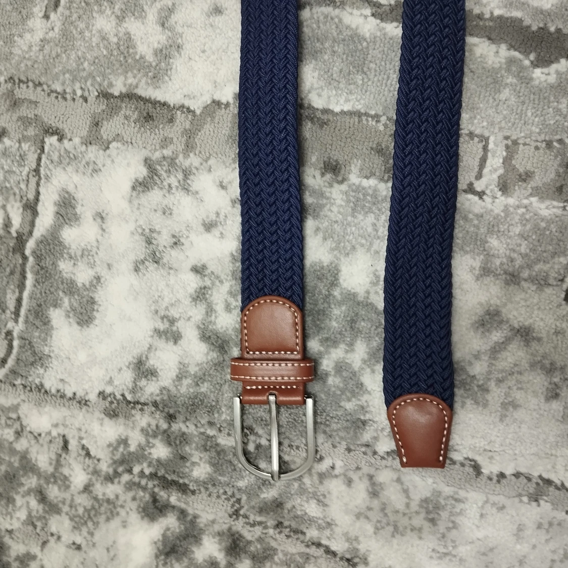 Mörkblå flätat bälte med skinn-detaljer - 2