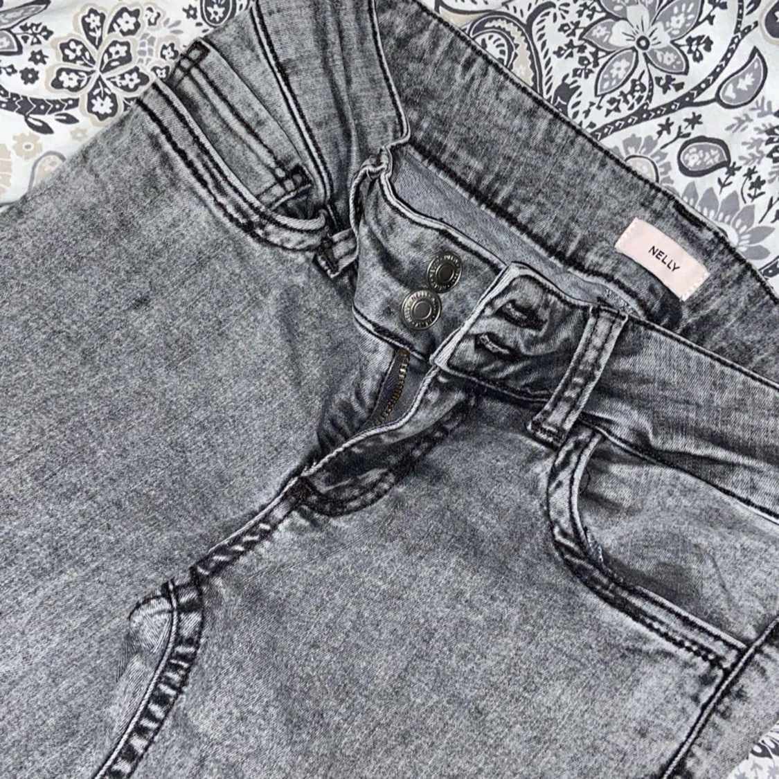 Gråa bootcut jeans - 2