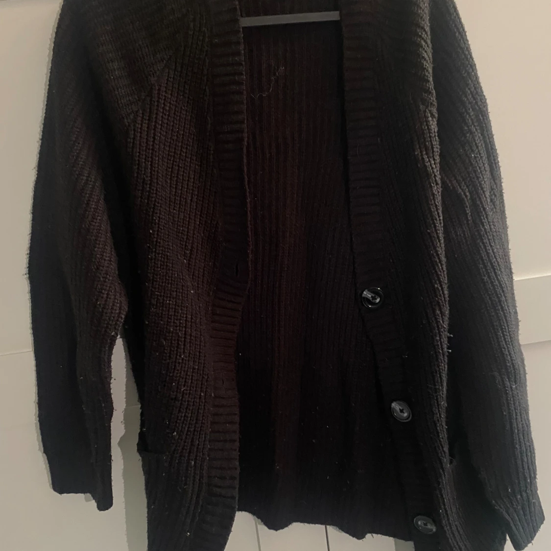 Svart stickad kofta från H&M Divided