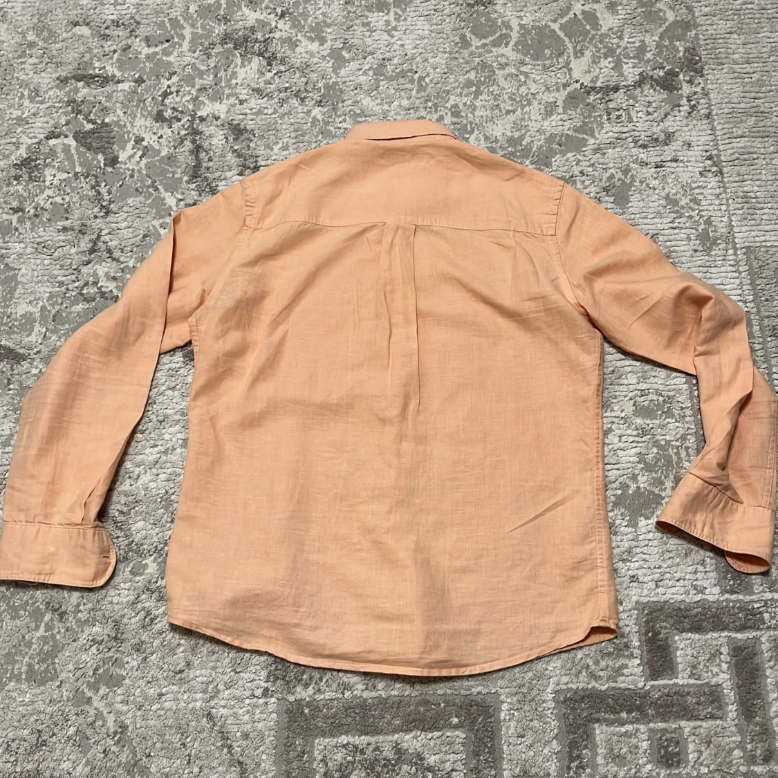 Persikofärgad linneskjorta från Zara - 1