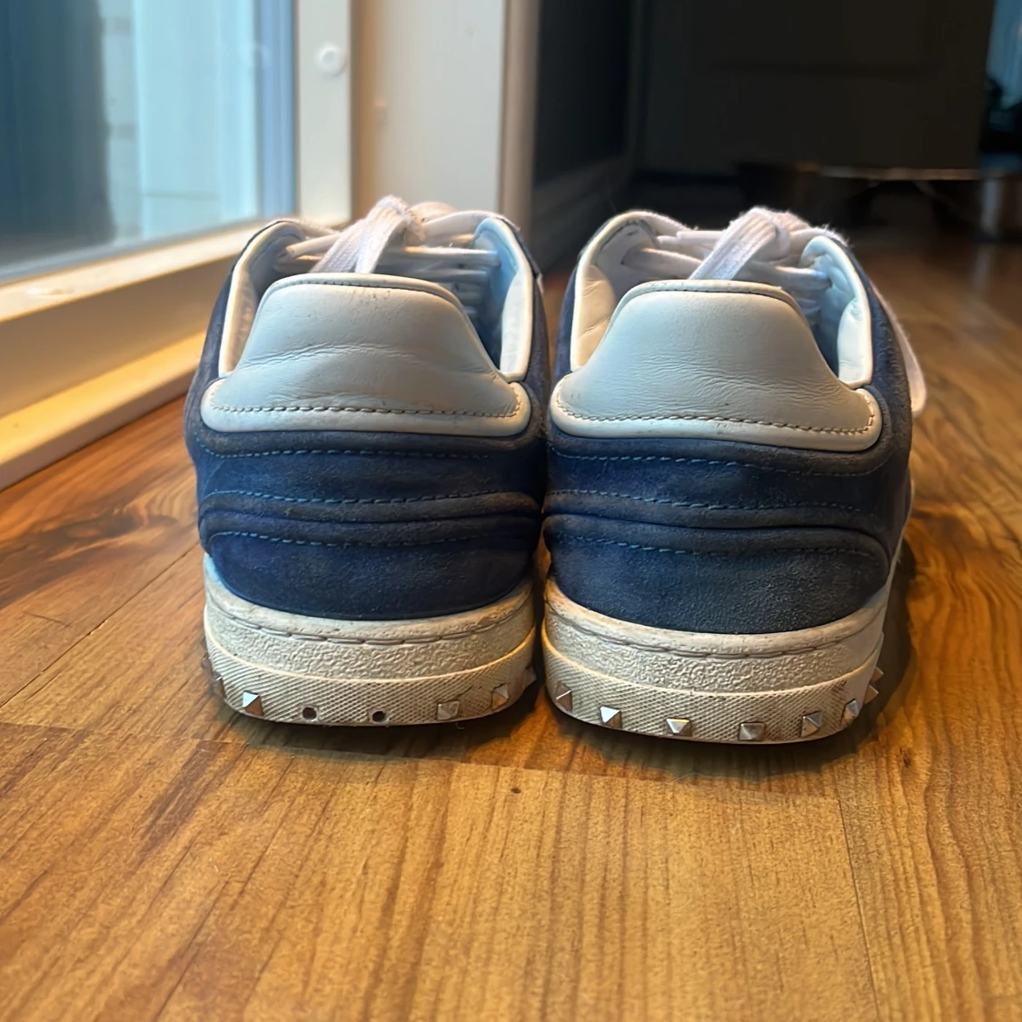 Valentino Garavani blå/vita sneakers - 2