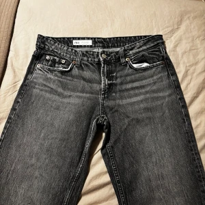 Zara low Straight Jeans - Använda ett fåtal gånger!
