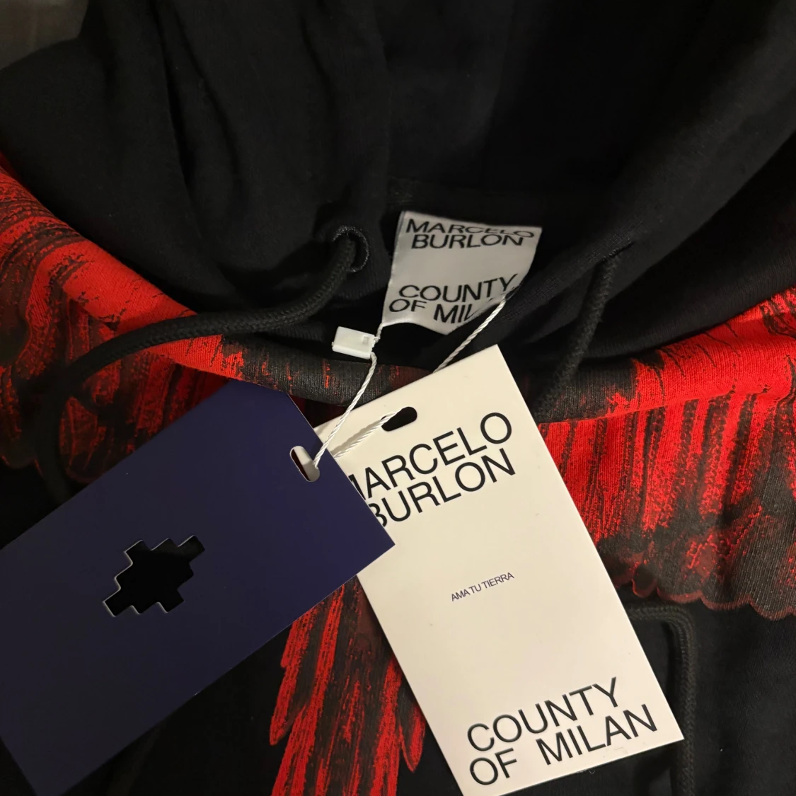 Marcelo Burlon svart hoodie med röda vingar - 2