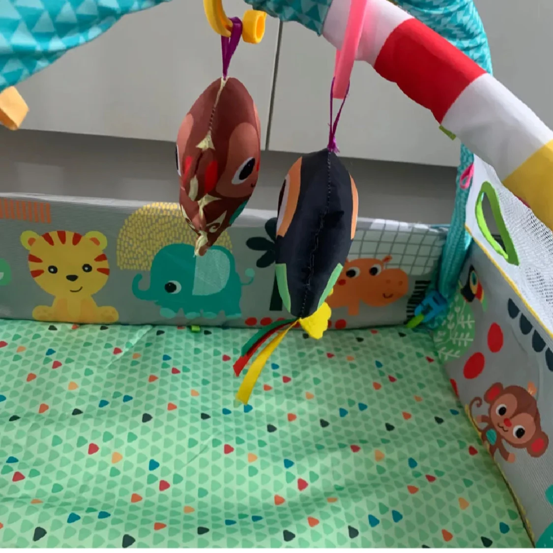 Babygym med djurmotiv och leksaksbågar - 3