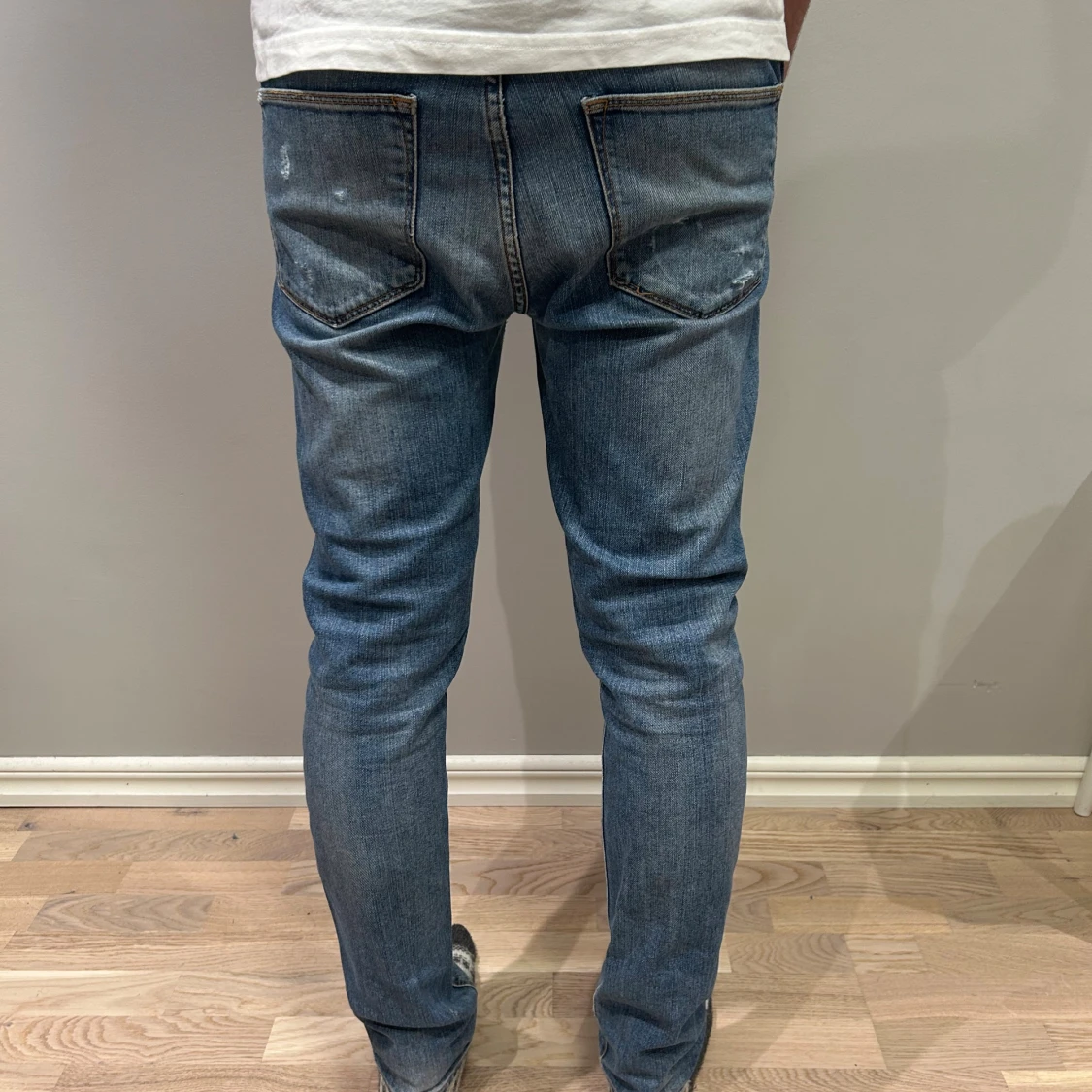 Blå slim jeans från J.Lindeberg - 1