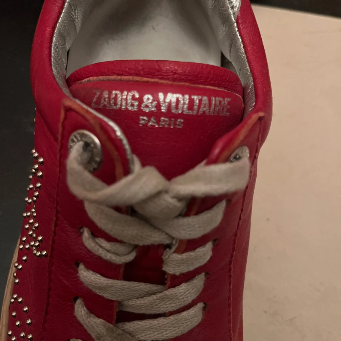 Röda Zadig skor