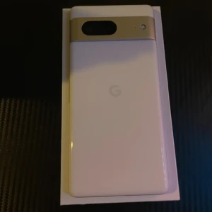Google Pixel 7 - Snygg och modern Google Pixel 7 i vit färg. 128GB. Omstartas innan frakt. Medela gärna vid intresse.