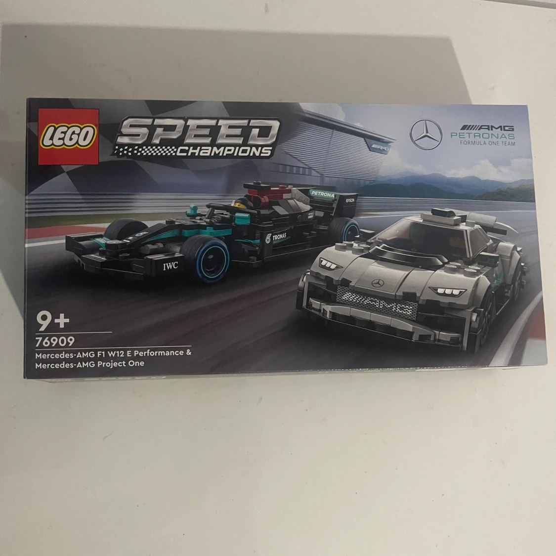 LEGO Speed Champions Mercedes-AMG F1 W12 E Performance & Mercedes-AMG Project One 76909