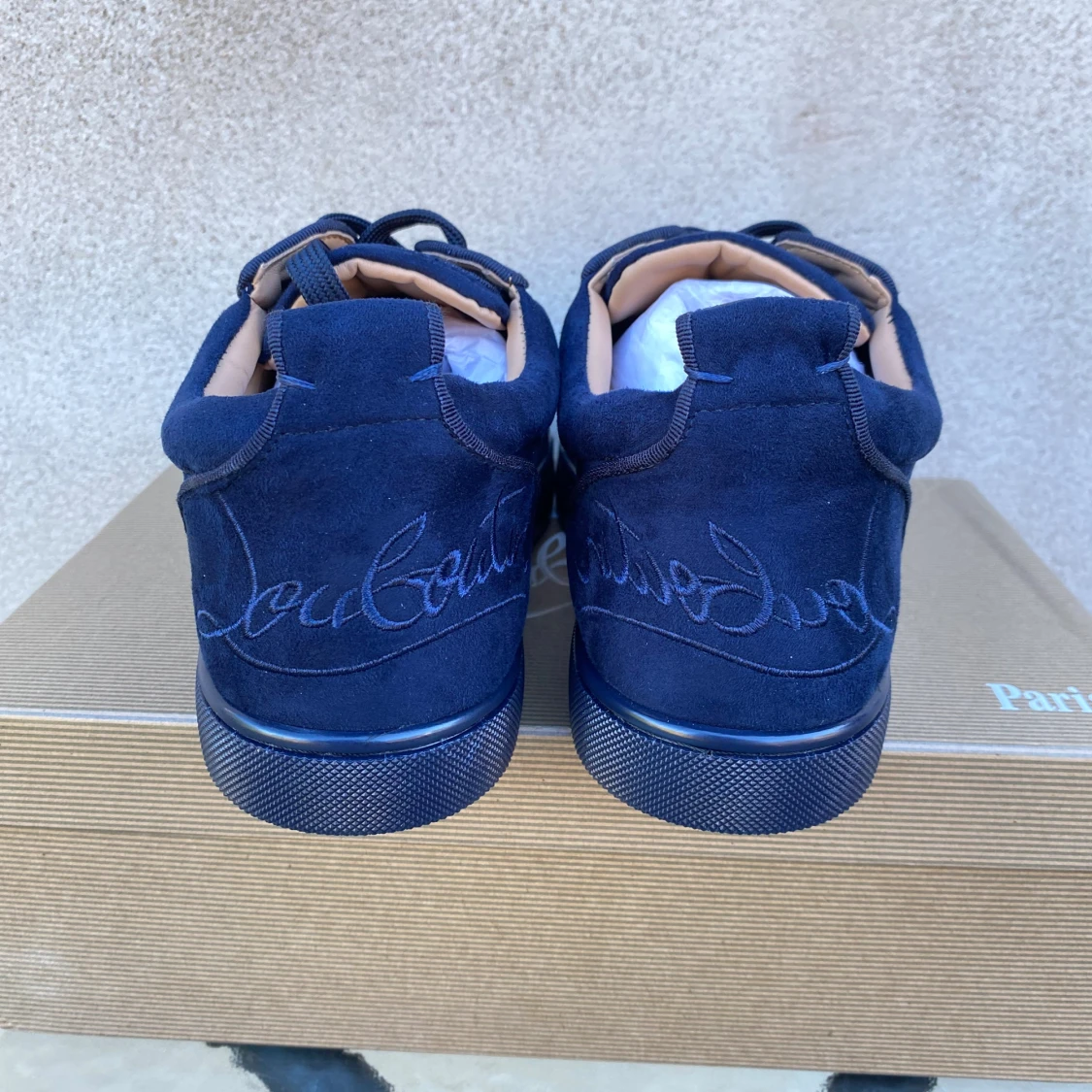 Blå mocka sneakers från Louboutin - 2