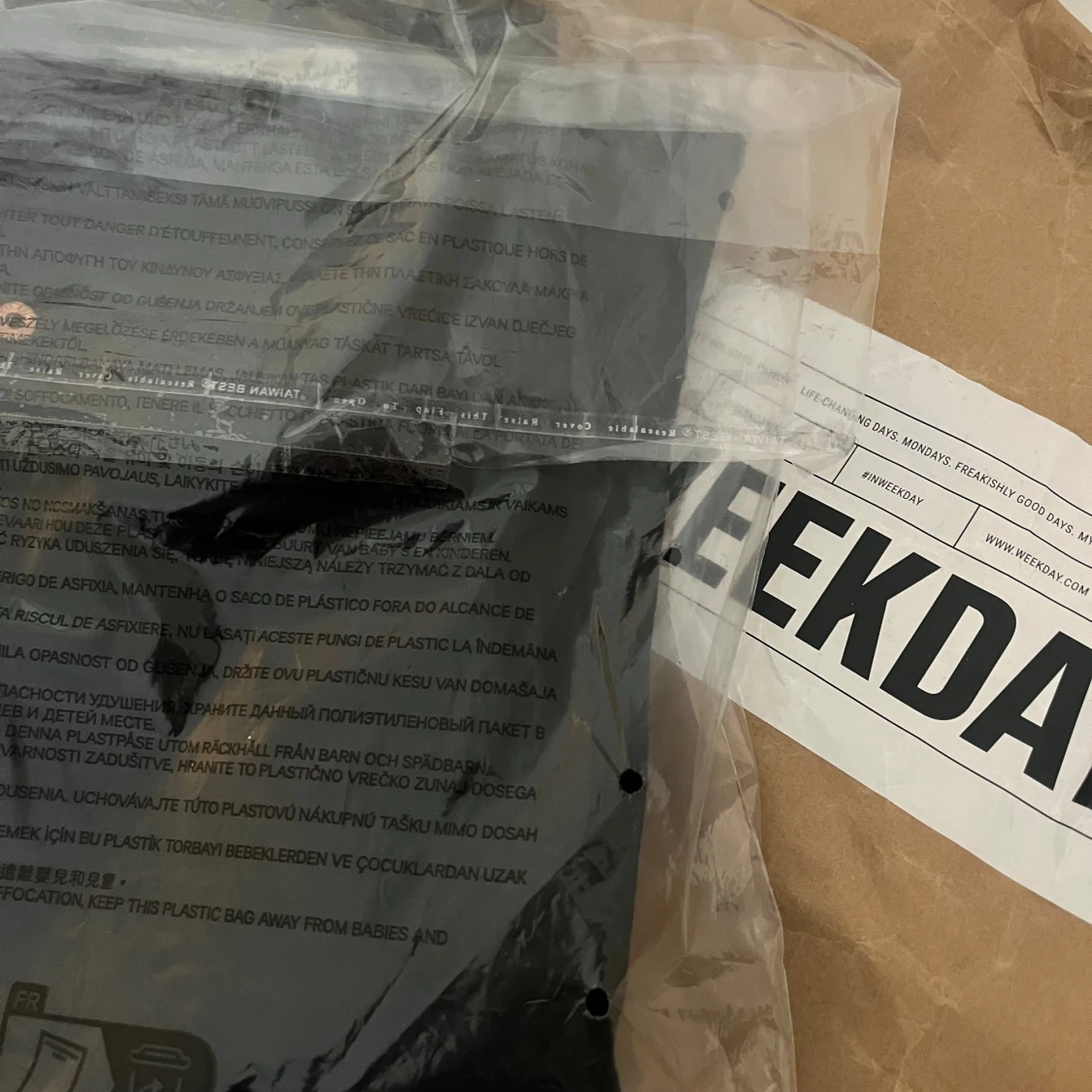 Svarta low waist bootcut byxor från Weekday(cheap monday) - 1