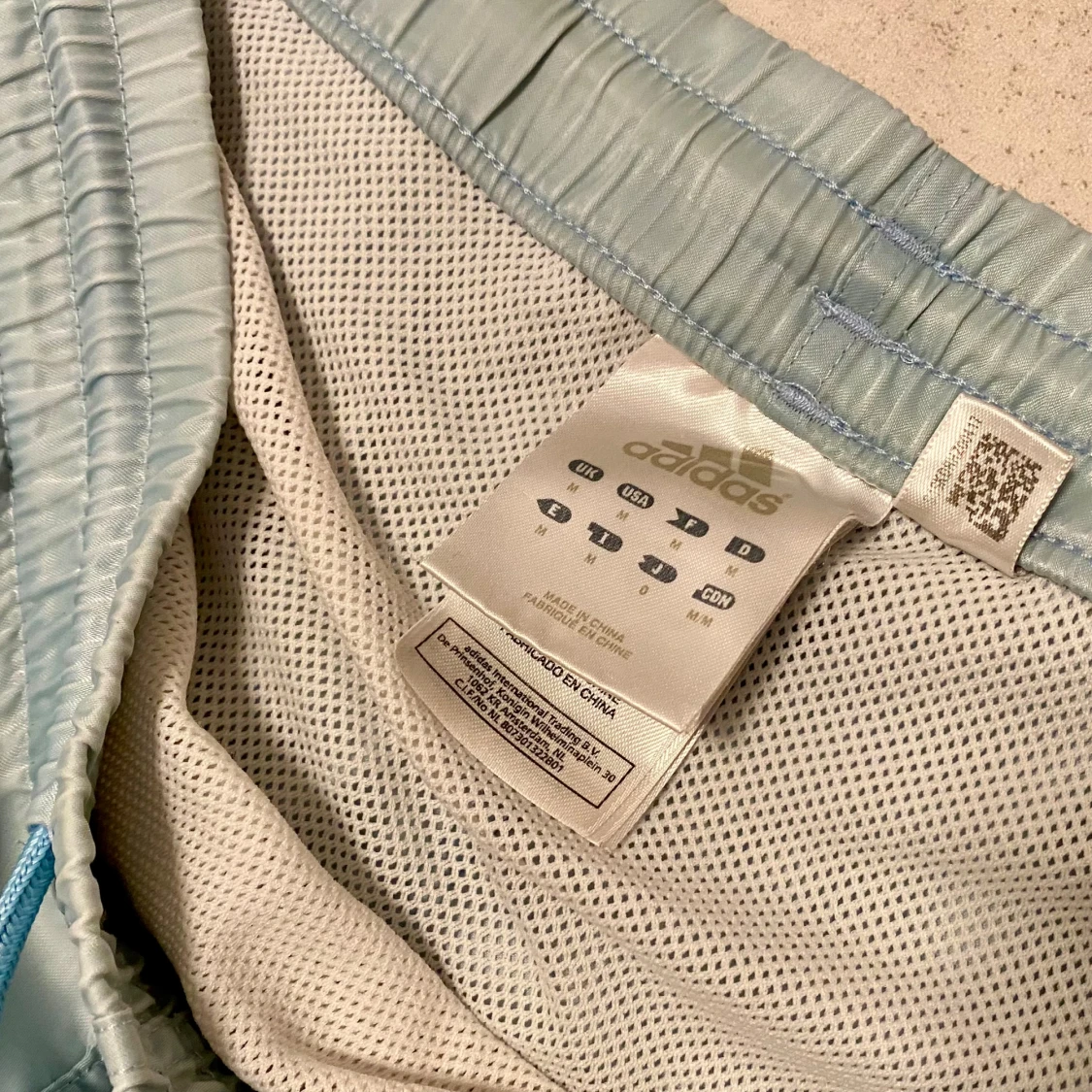 Retro Ljusblå Adidas shorts med snörning - 4