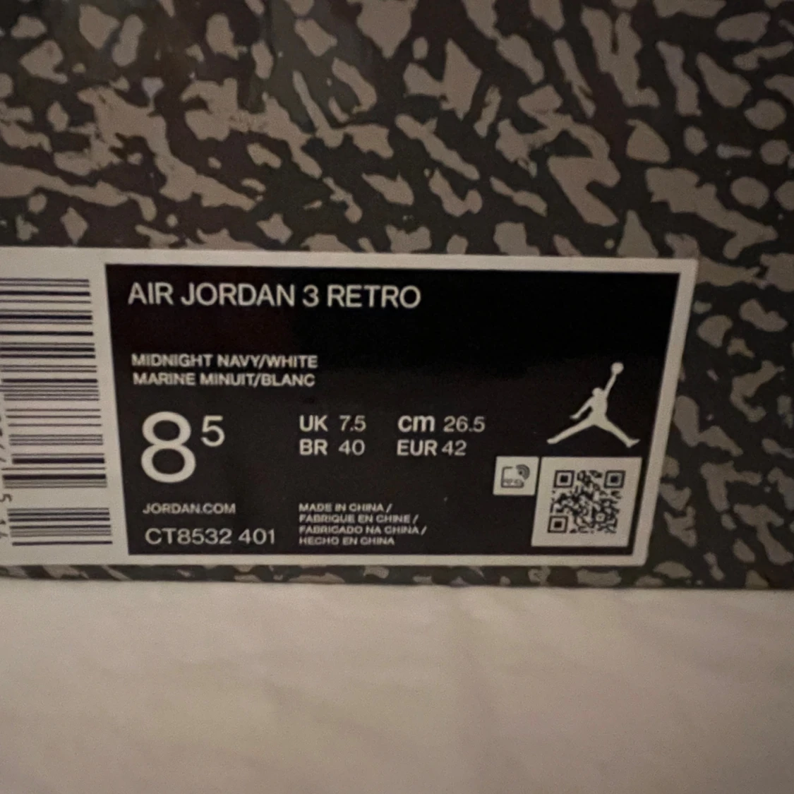 Jordan 3 Georgetown - 4