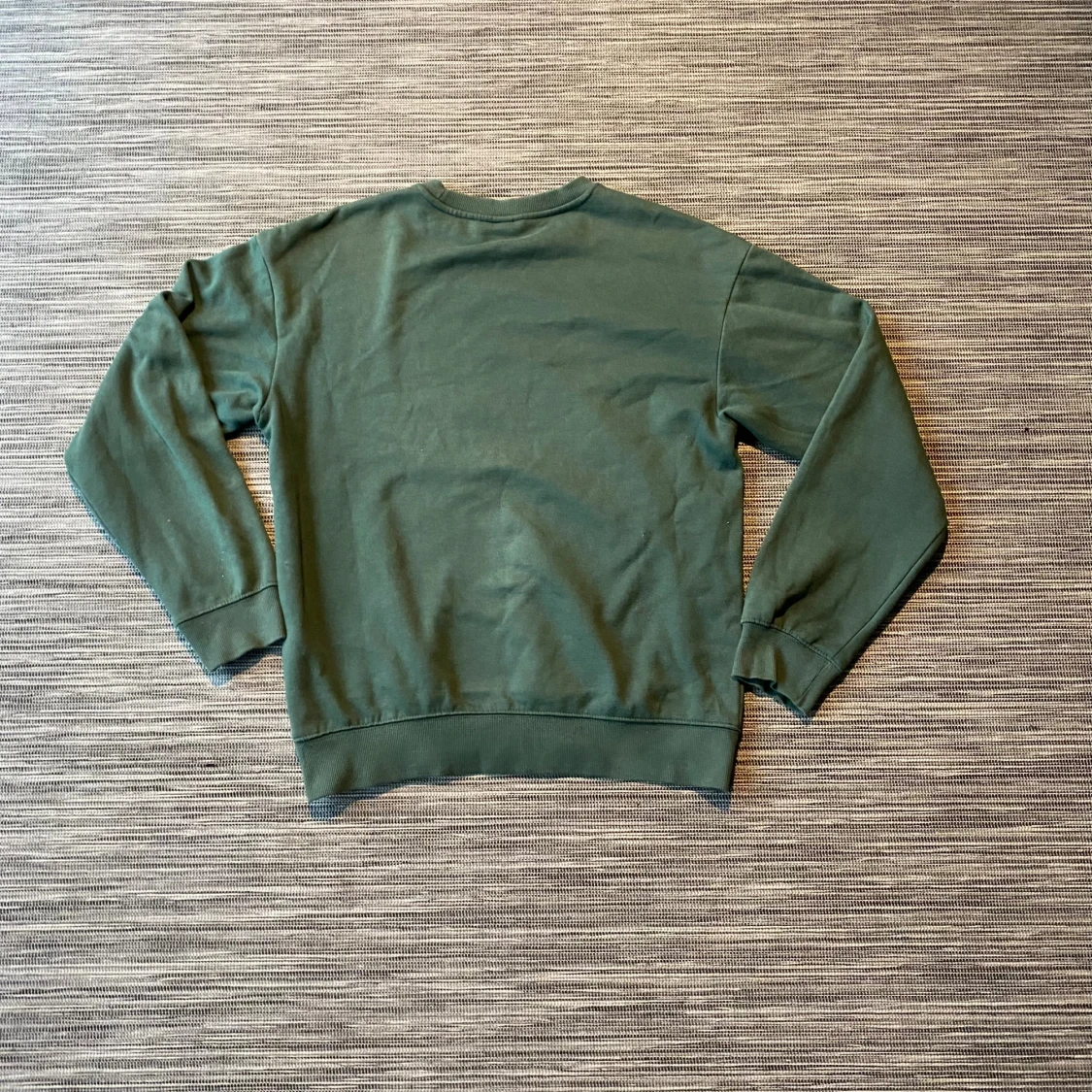 Grön sweatshirt från H&M  - 1