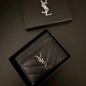 YSL korthållare - Helt ny ✨ allt på bild tillkommer 📦 fraktar inom 24h 🚚 