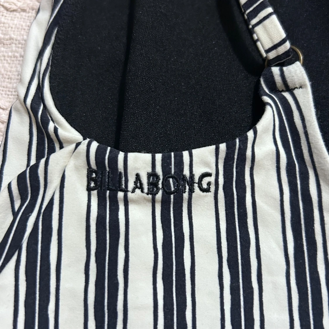 Billabong baddräkt svartvit randig, stl S - 3