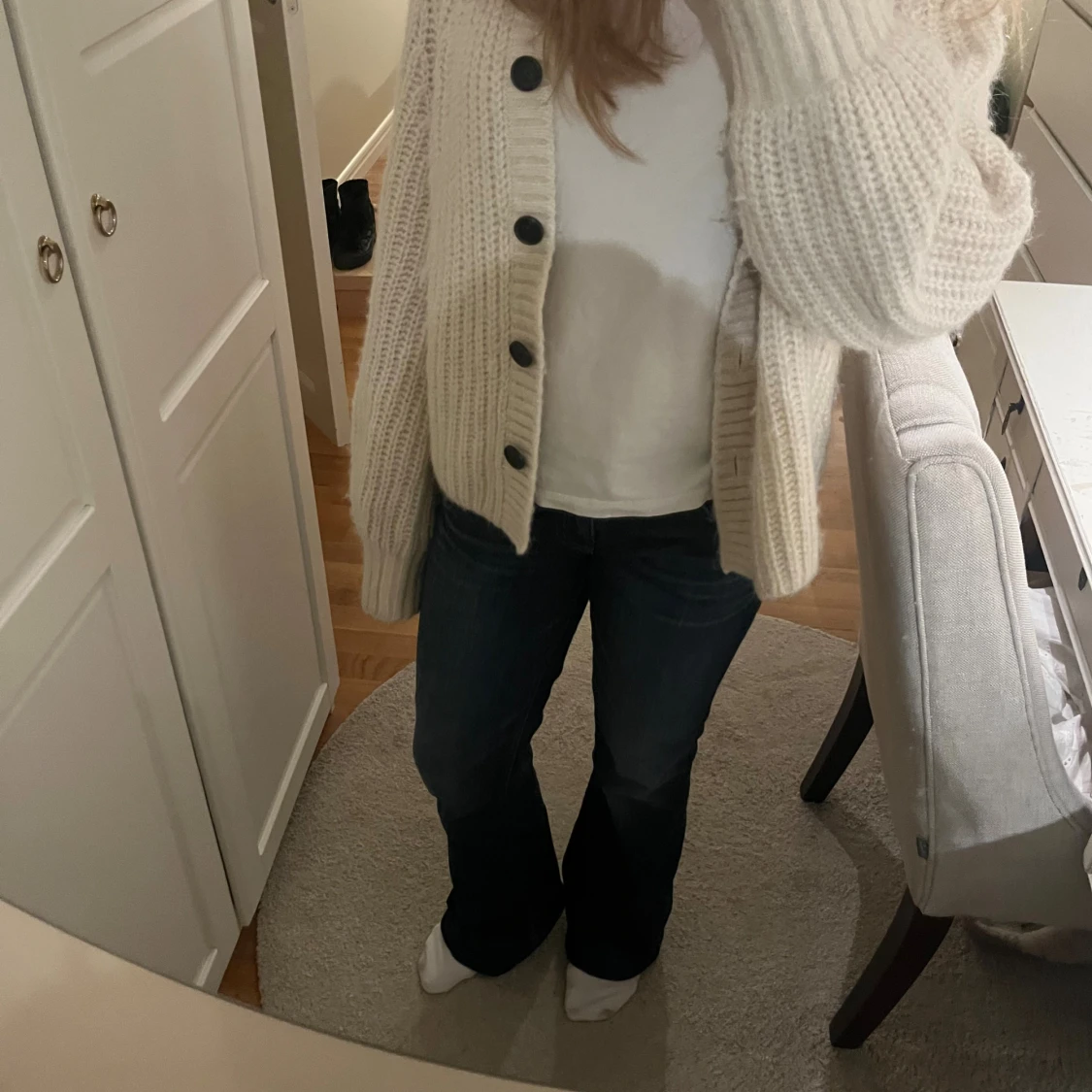 Lågmidjade utsvängda jeans - 1