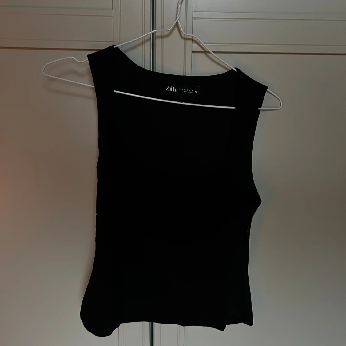 Svart linnetopp från Zara