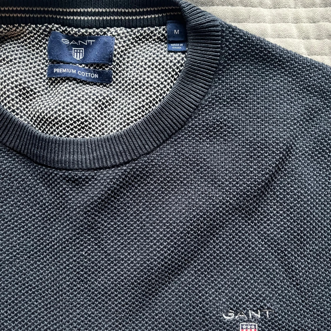 Mörkblå stickad tröja från Gant - 2