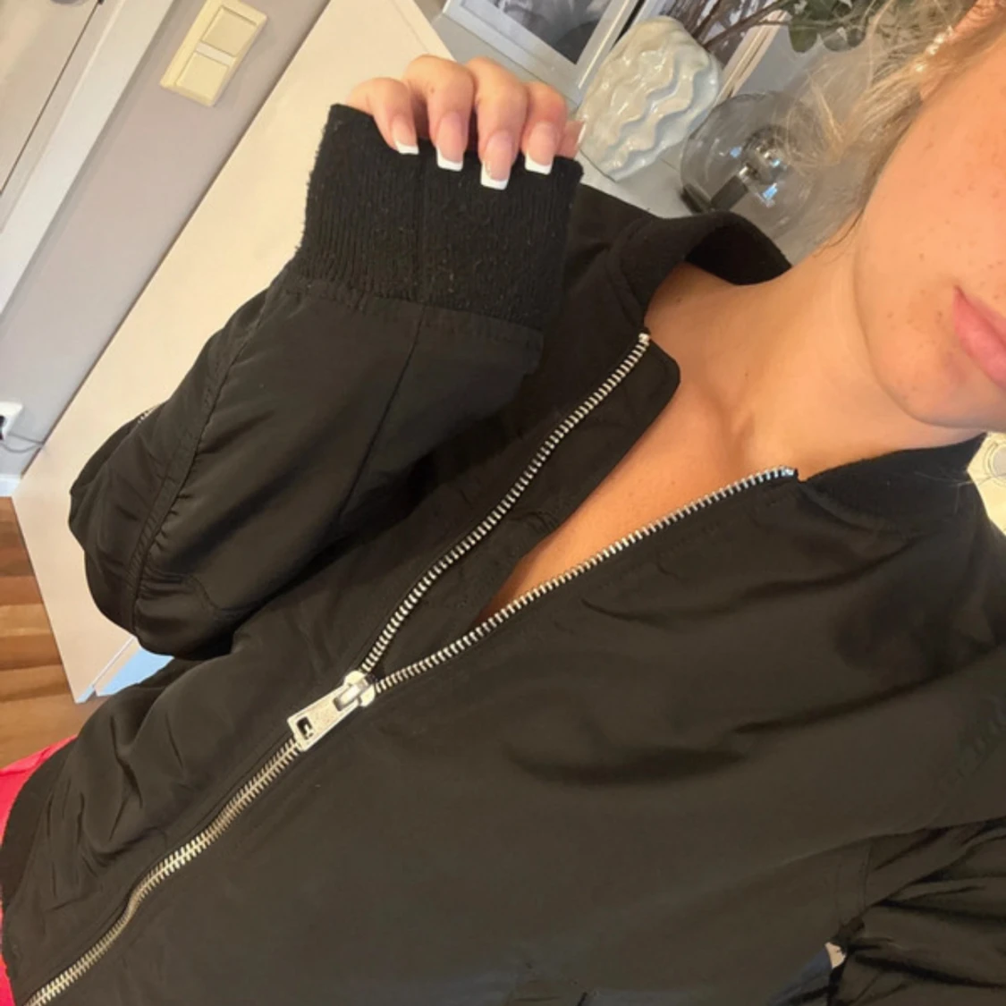 Svart bomberjacka med dragkedja - 2