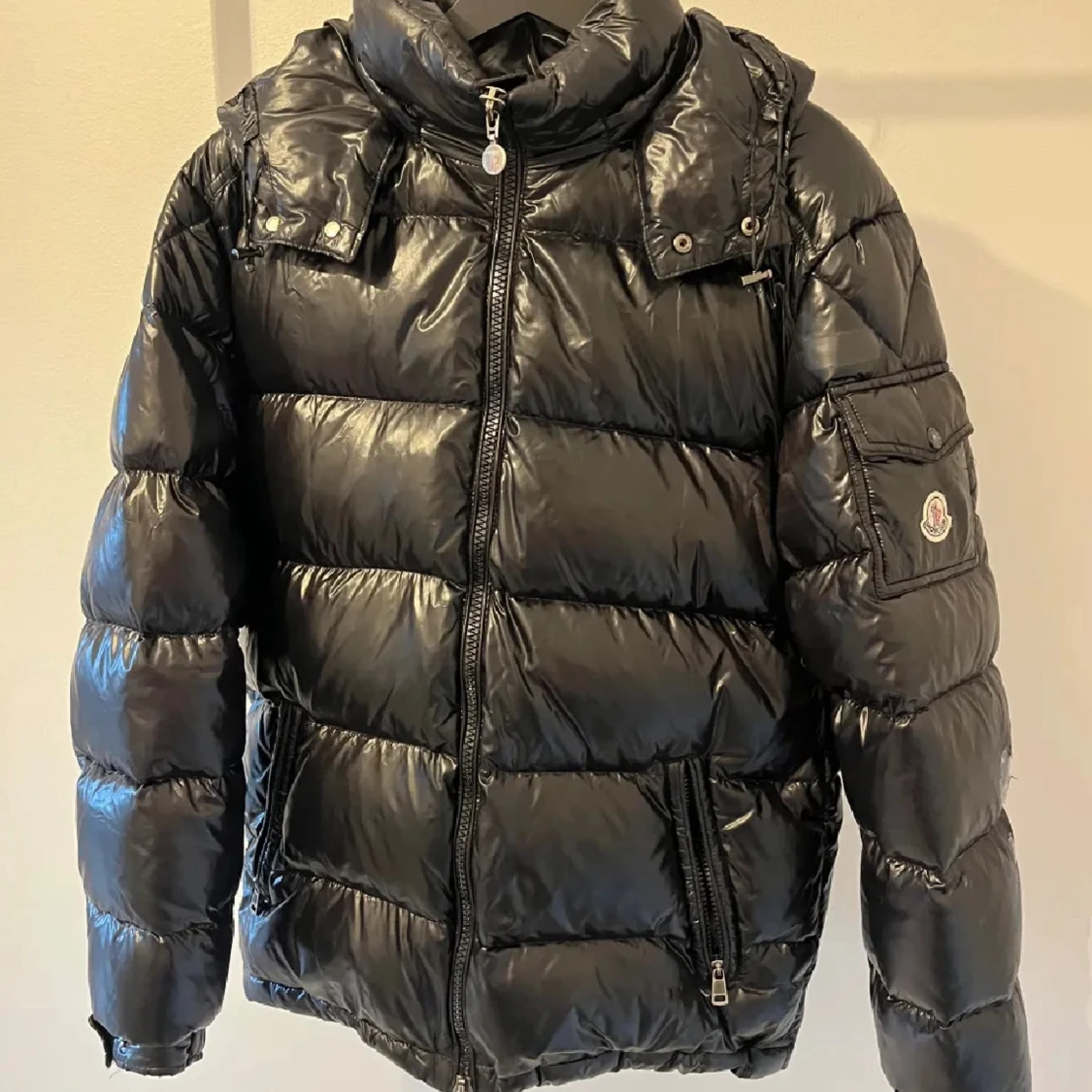 Svart pufferjacka från Moncler