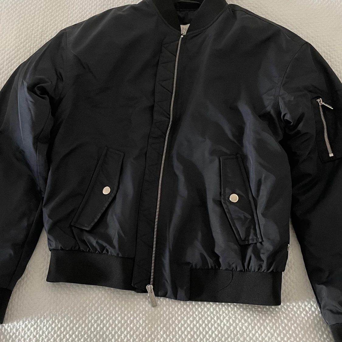 Svart bomberjacka från Junkyard