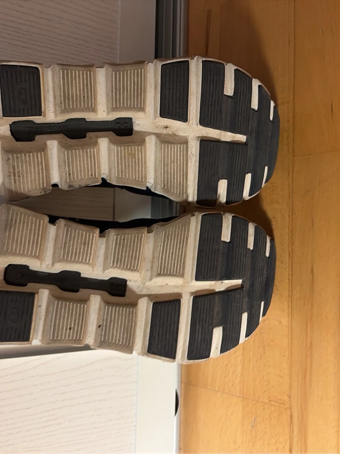 Marinblå On sneakers med vit sula - 2