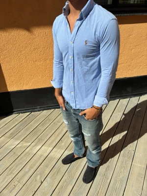 Ljusblå skjorta från Polo Ralph Lauren - Skit snygg raffe skjorta i toppskick✅ Storlek S, skriv vid frågor eller funderingar! skriv vid funderingar och följ för mer!