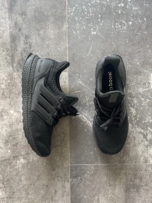  Adidas Ultraboost - Säljer ett par hel nya Adidas Ultraboost 