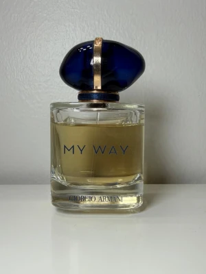 My Way parfym från Giorgio Armani - Säljer nästan helt full my way parfym (50ml) 