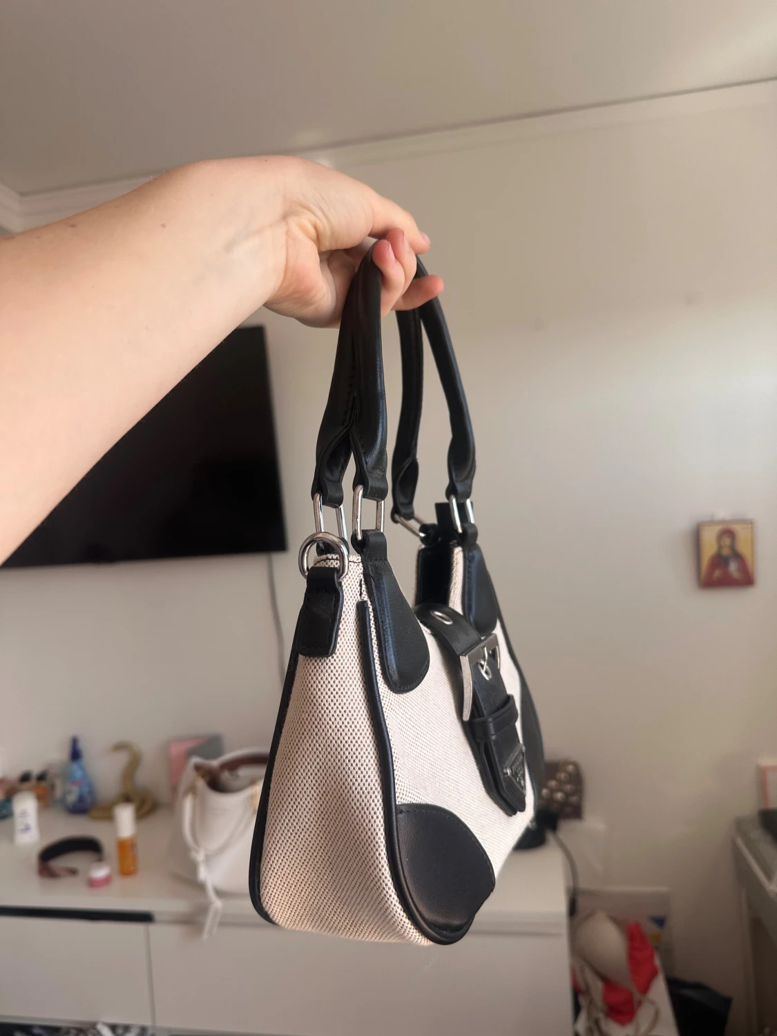 Beige och svart handväska  - 1