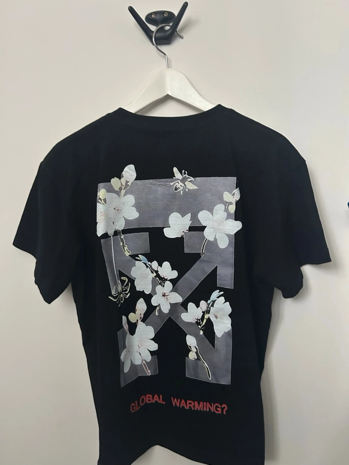 Svart t-shirt med OFF-tryck - 2
