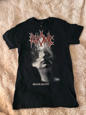 Rhomb bandtröja - Köpte denna från en gig, har använt den minst 2 gånger bara.