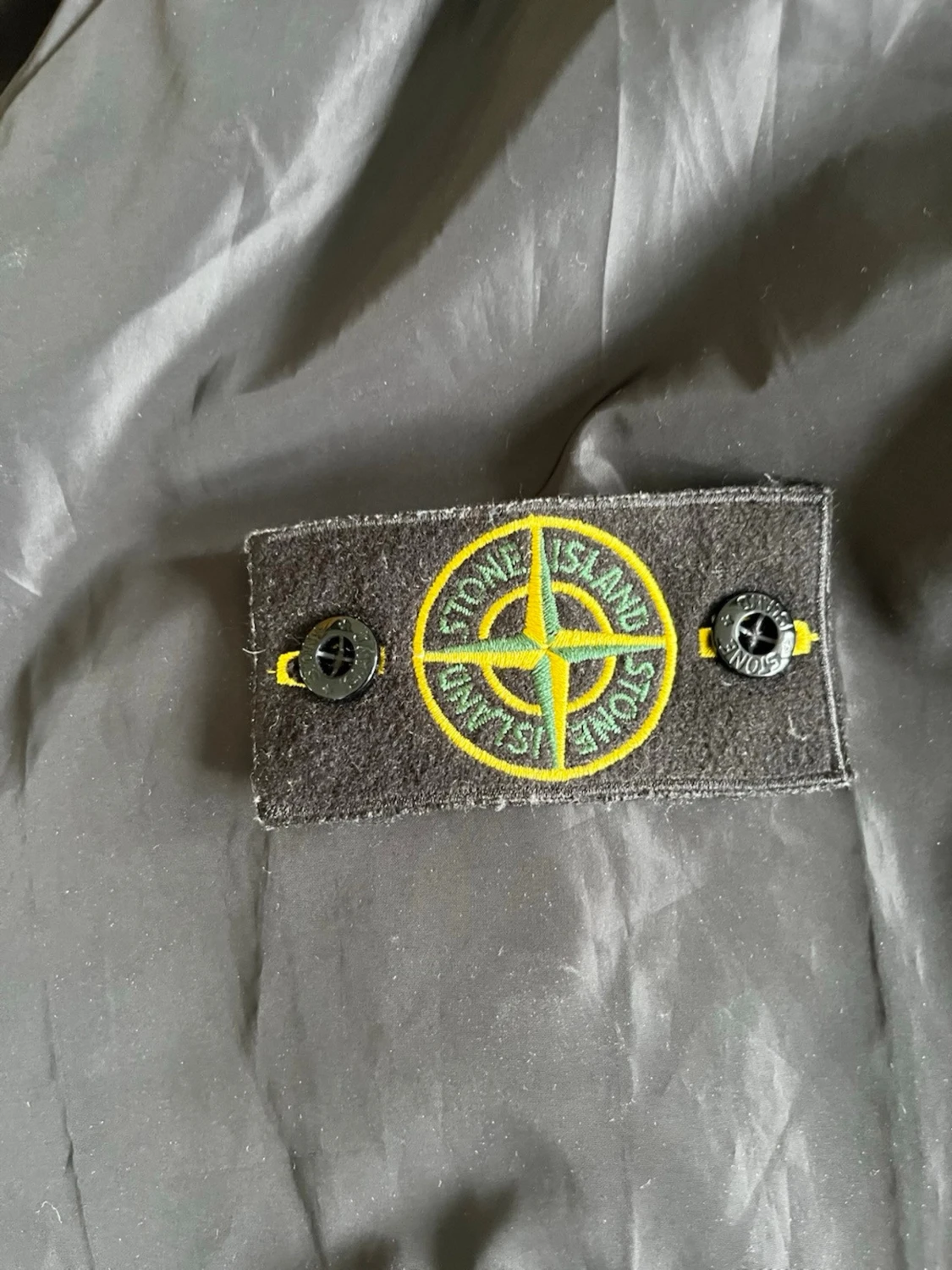 Svart Stone Island vindjacka med huva - 3